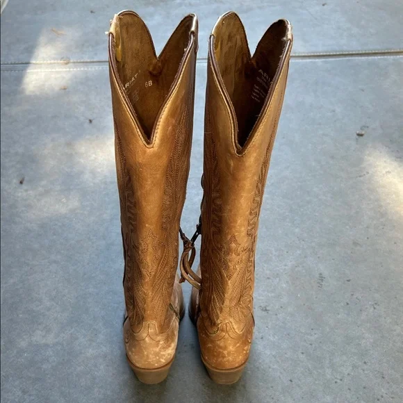 Ariat Tan Leather Heeled Boots - Picture 4 of 8